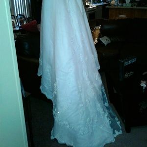 Wedding dress brand new never worn